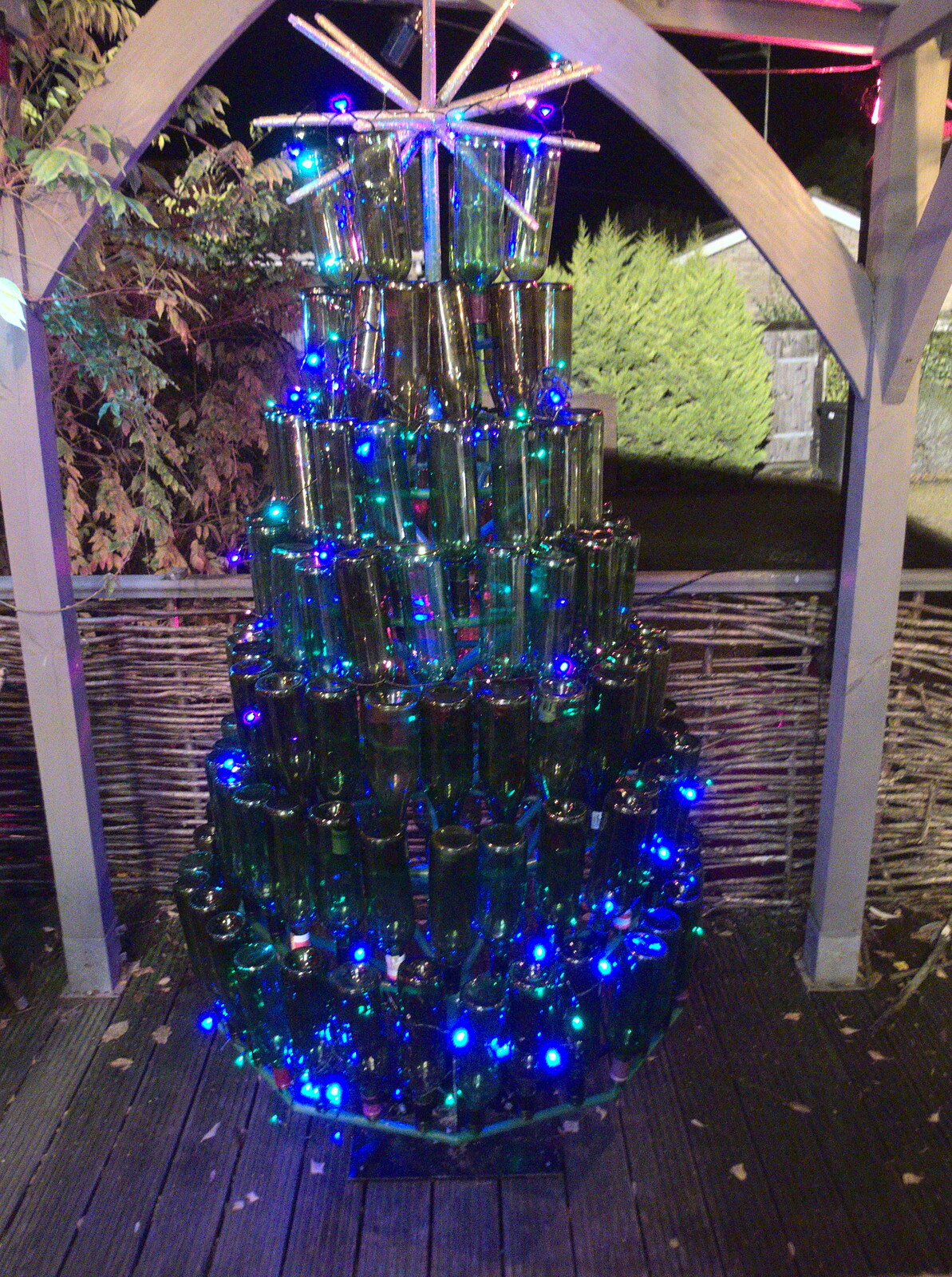 The Red Lion has a nice bottle Christmas tree from Little Venice and the BSCC Christmas Dinner, London and Norfolk - 1st December 2018