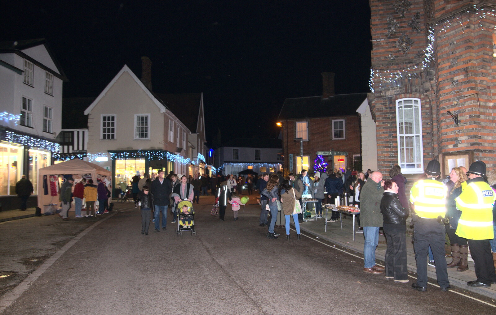 Broad Street in Eye from A Pub Crawl and Christmas Lights, Thornham, Cotton, Bacton and Eye, Suffolk - 7th December 2018
