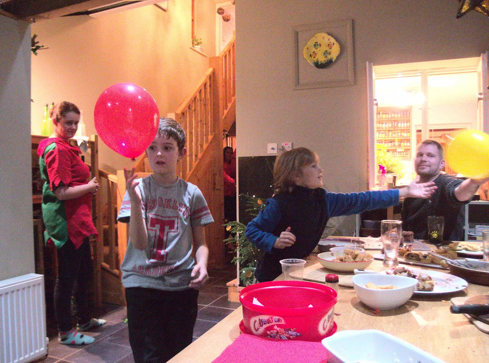 Fred balances balloons, from Round Gaz and Sandie's, Eye, Suffolk - 22nd December 2018