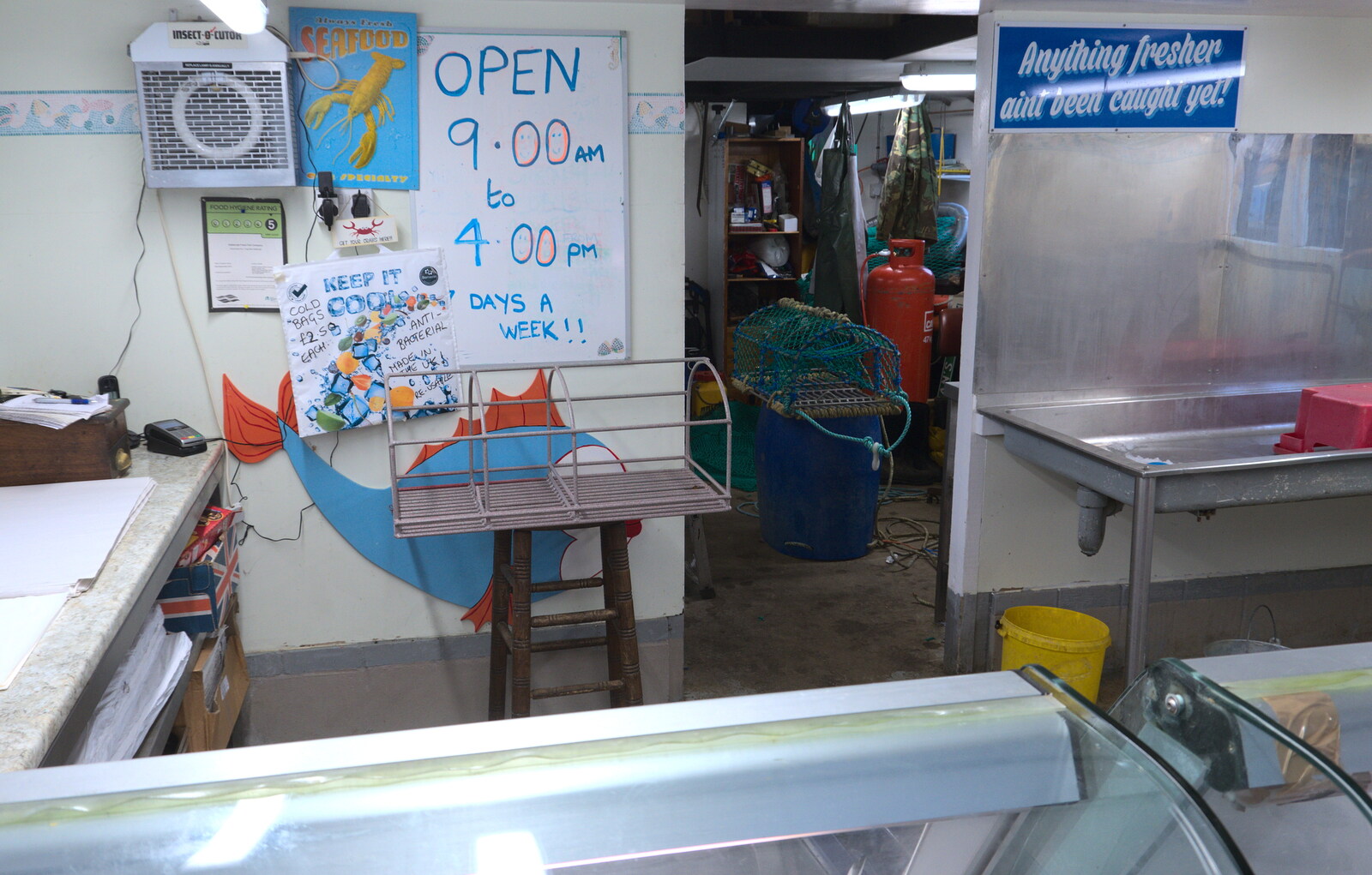 The Aldeburgh fish stall counter from A Postcard from Aldeburgh, Suffolk - 6th January 2019