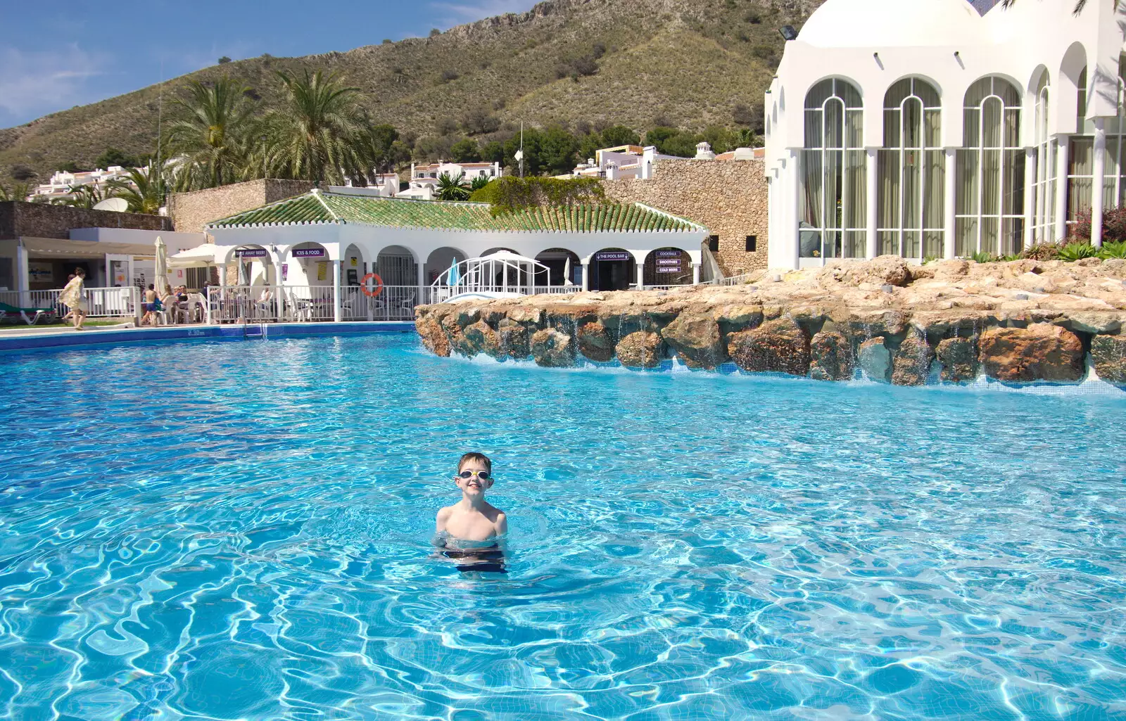 Fred tries out the freezing swimming pool, from A Holiday in Nerja, Andalusia, Spain - 15th April 2019