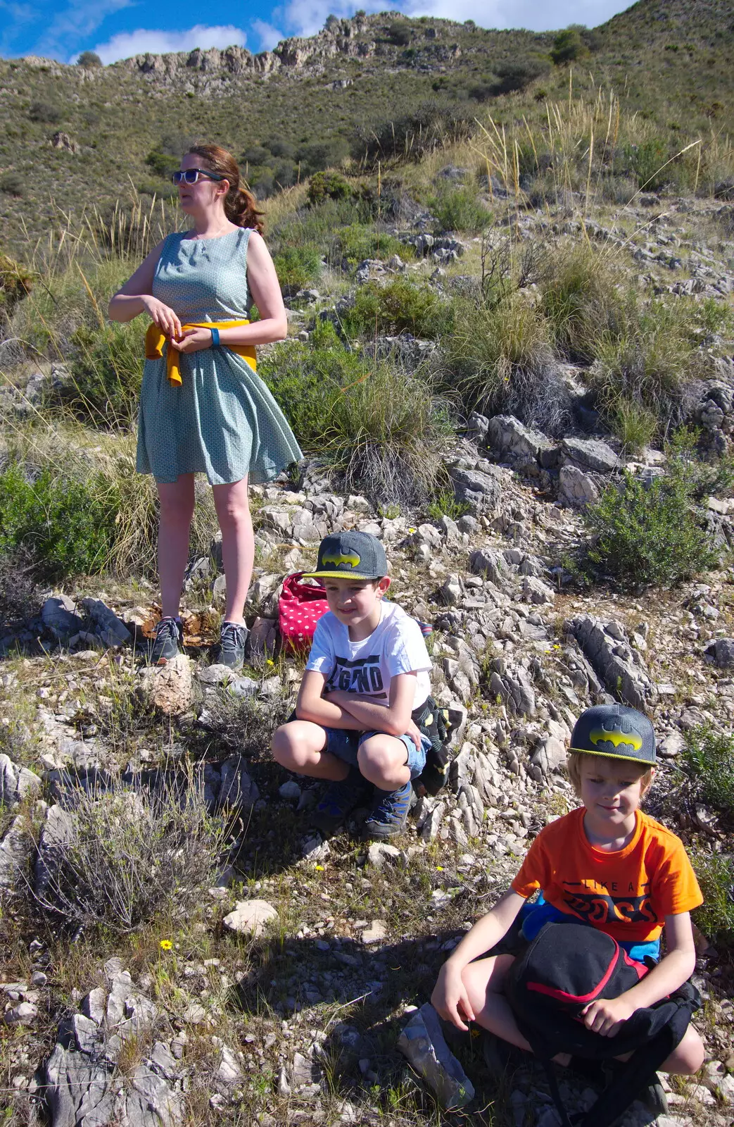 We pause for a few minutes, from A Walk up a Hill, Paella on the Beach and Granada, Andalusia, Spain - 19th April 2018