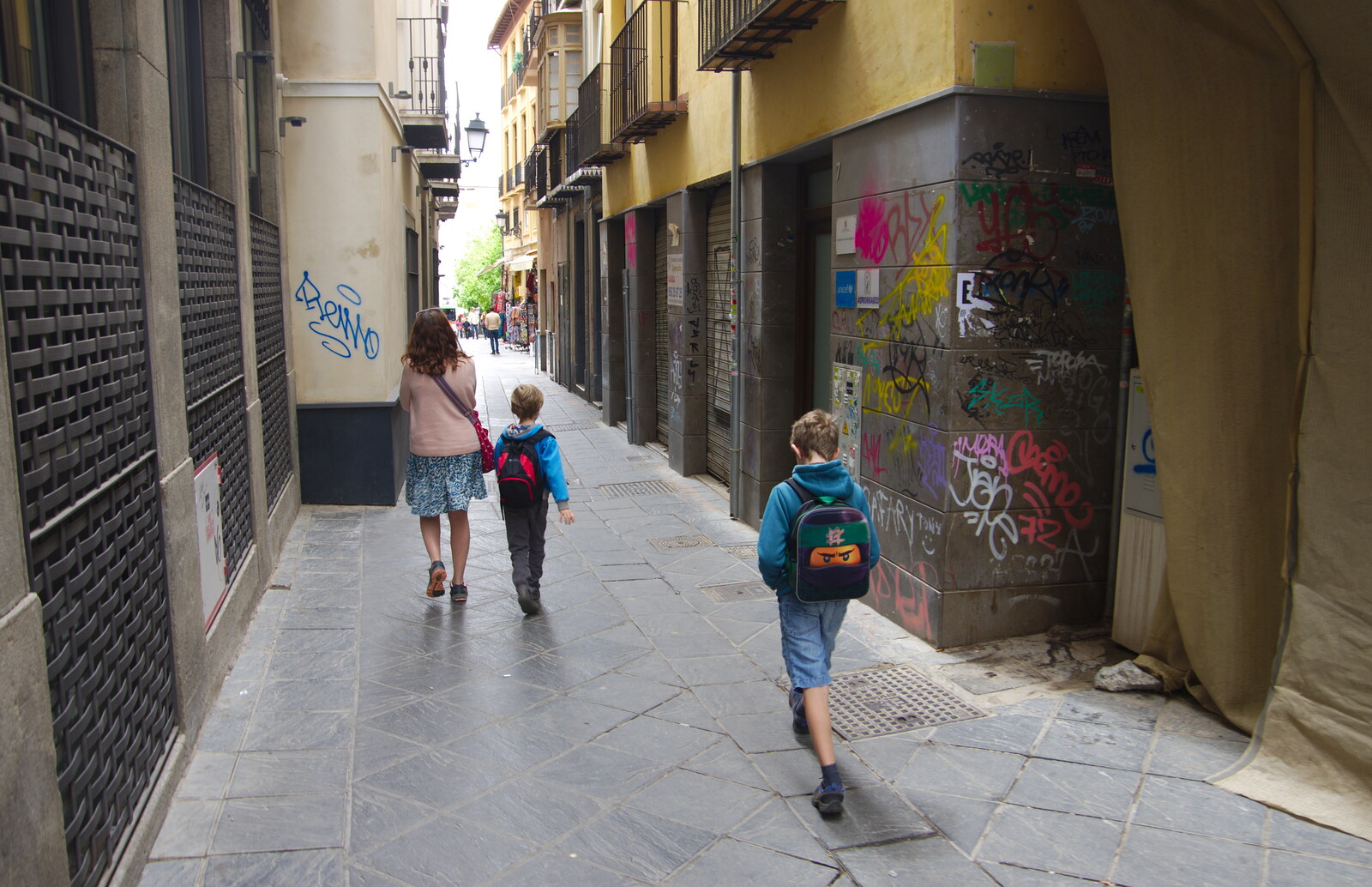 We roam the graffitoed lanes of Granada from A Walk up a Hill, Paella on the Beach and Granada, Andalusia, Spain - 19th April 2018