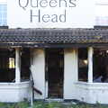 2019 A sad sight of the Queen's Head, on the A120 in Surrex