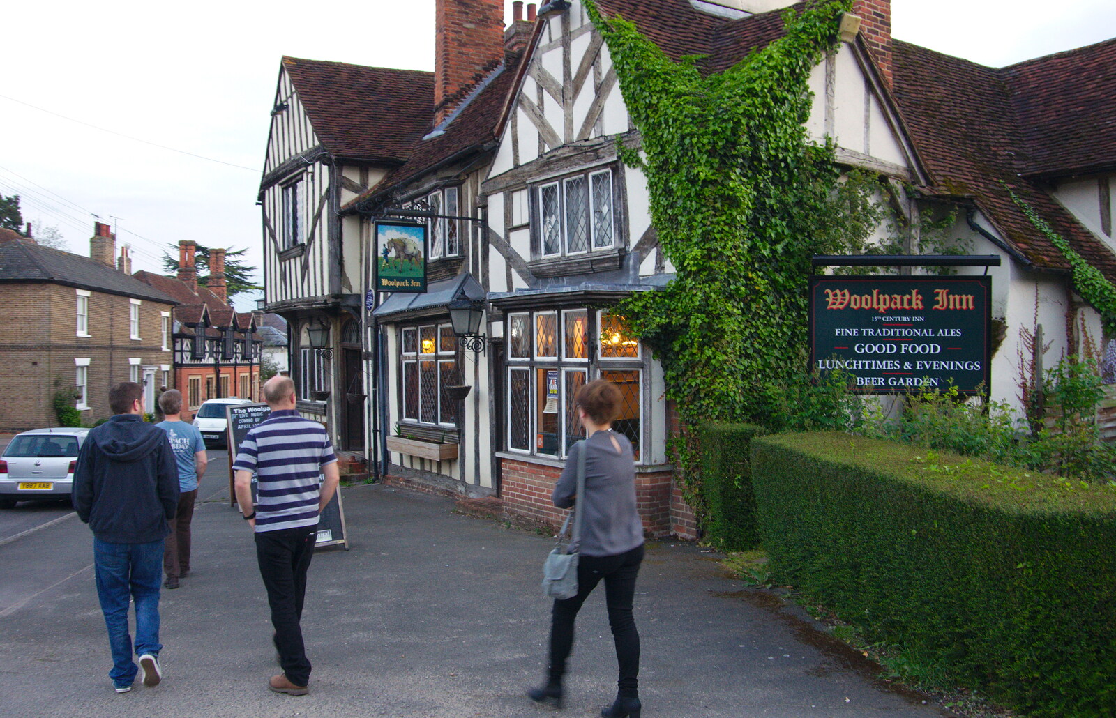 The BSCC Bike Ride 2019, Coggeshall, Essex - 11th May 2019: We arrive at the Woolpack Inn on Church Street