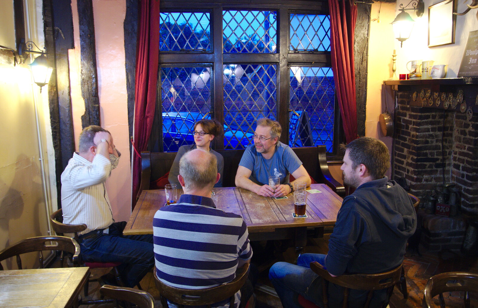 Conversation in the Woolpack from The BSCC Bike Ride 2019, Coggeshall, Essex - 11th May 2019