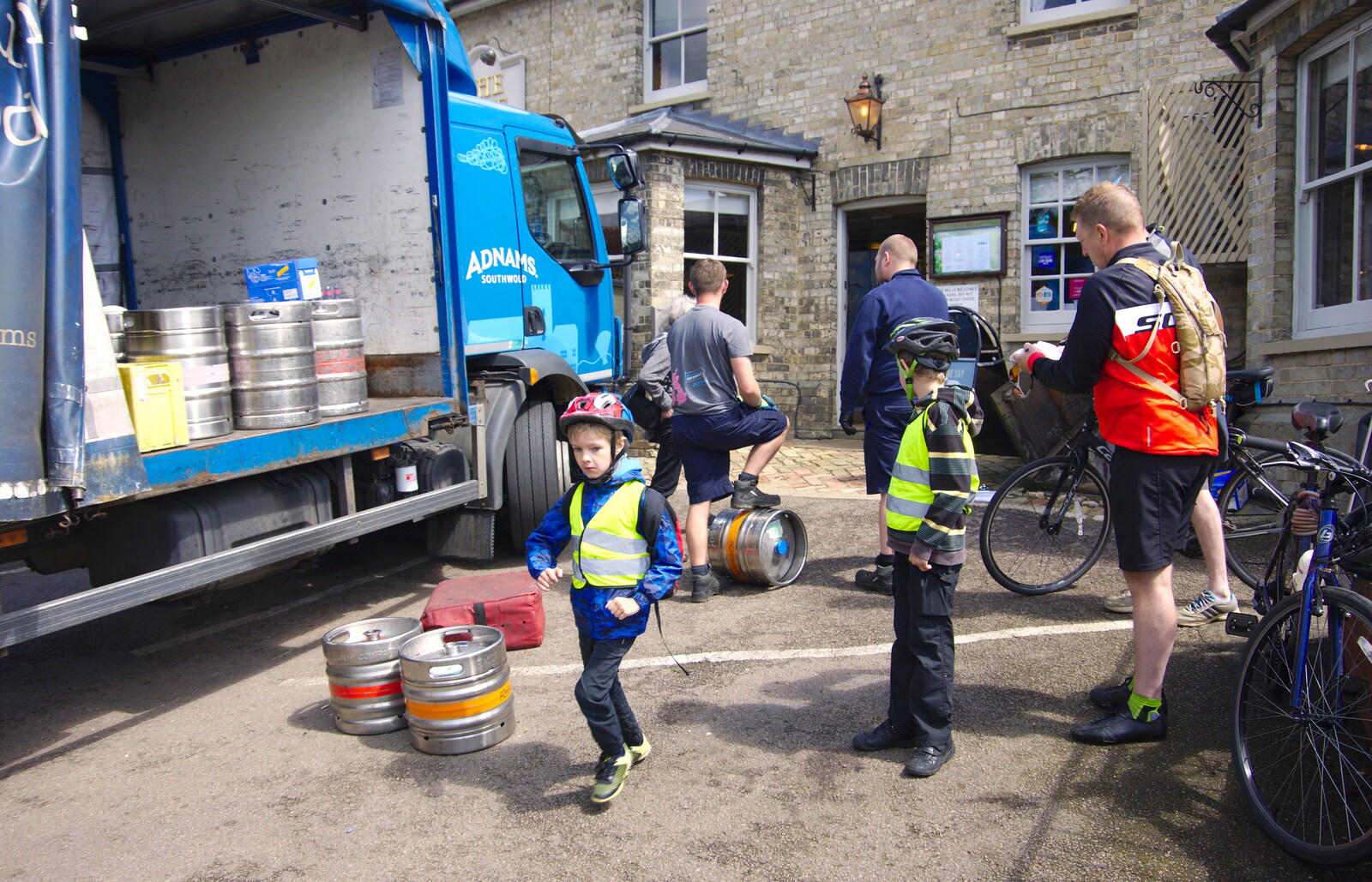 Harry walks past the beer lorry from The BSCC Bike Ride 2019, Coggeshall, Essex - 11th May 2019