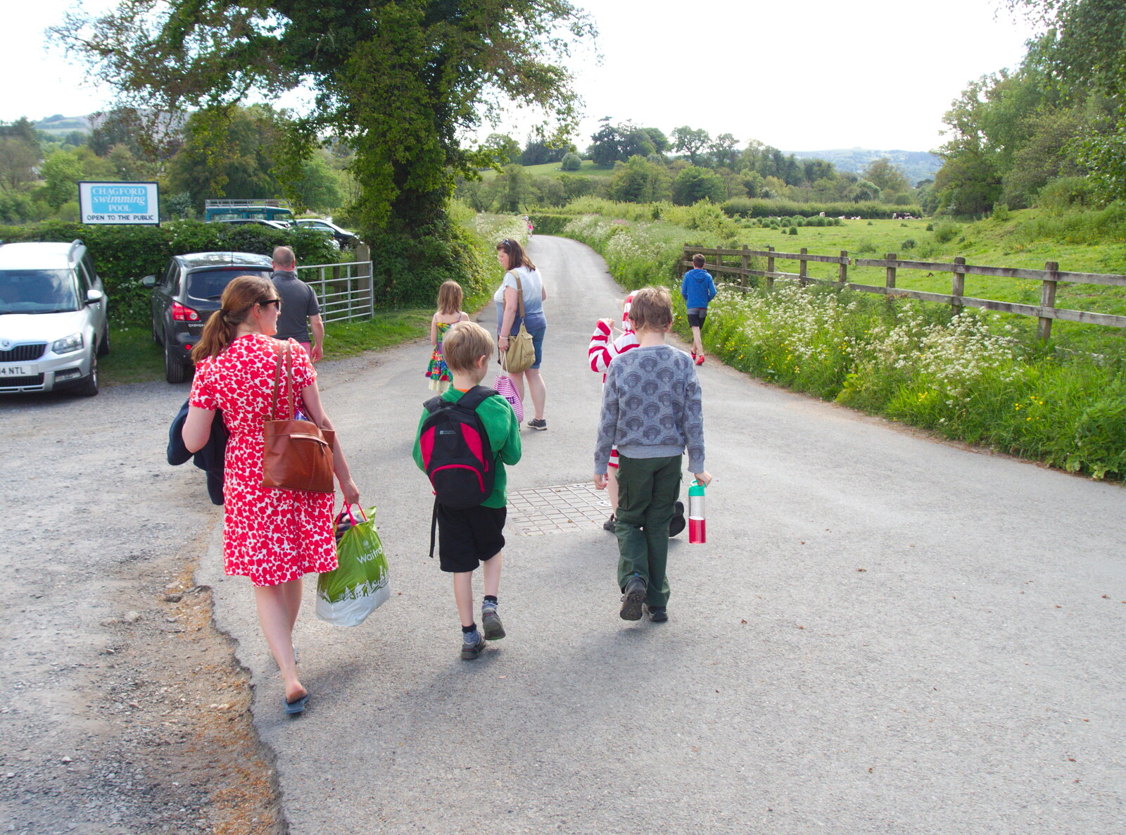 We head back to the car park from Chagford Lido and a Trip to Parke, Bovey Tracey, Devon - 25th May 2019