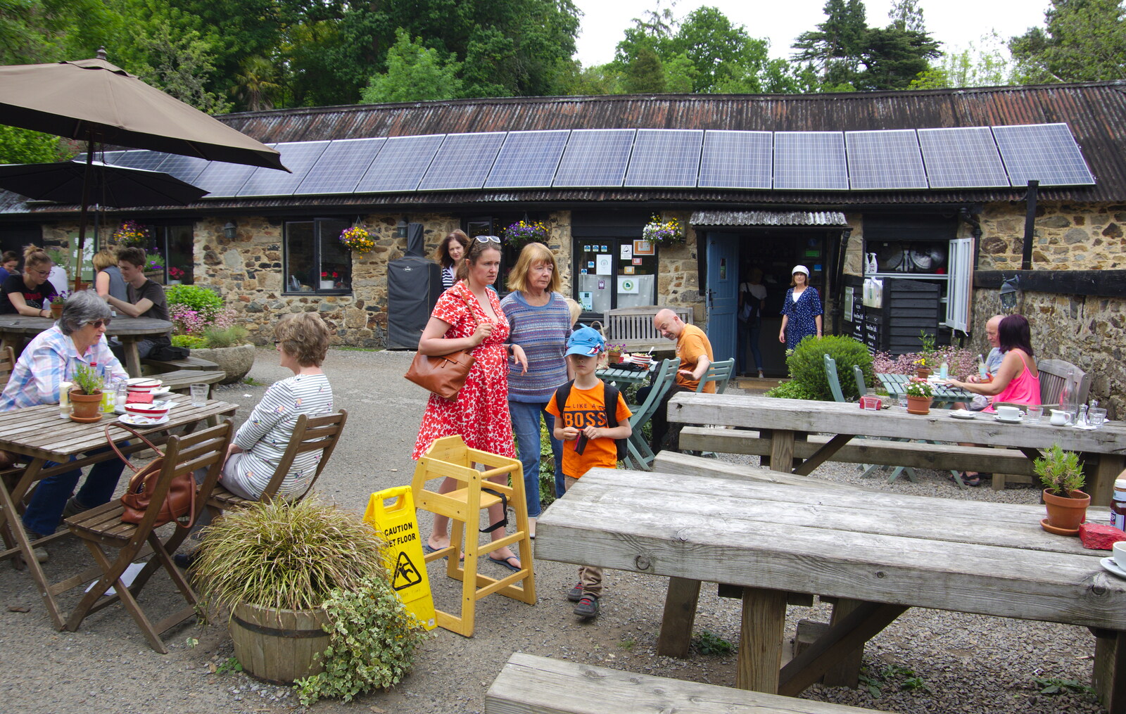 Chagford Lido and a Trip to Parke, Bovey Tracey, Devon - 25th May 2019: In the café courtyard
