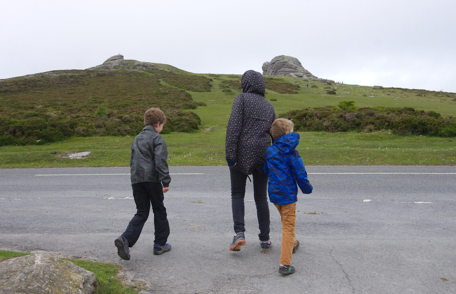 We head off up Hay Tor from The Tom Cobley and a Return to Haytor, Bovey Tracey, Devon - 27th May 2019