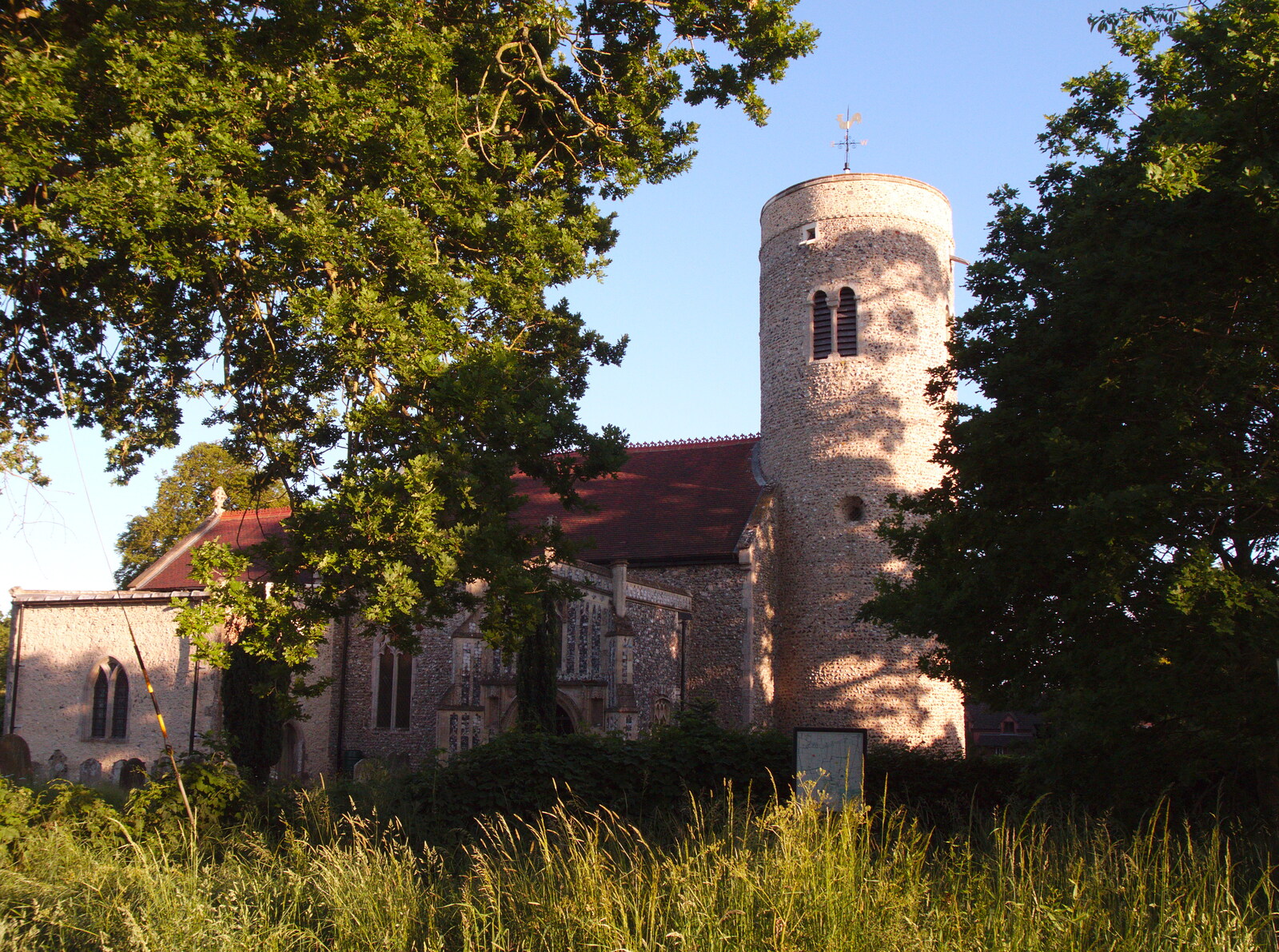 The round tower of Gissing Church from The BSCC at Gissing, Taxi Protests and Eye Scarecrows - 8th June 2019