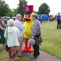 Dinsdale works the crowds, The Diss Carnival 2019, Diss, Norfolk - 9th June 2019