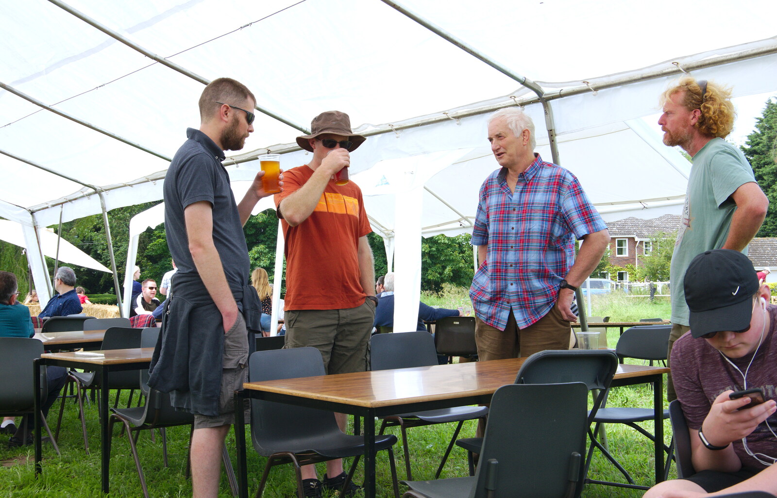 Phil and Paul chat to a local from A Hog Roast on Little Green, Thrandeston, Suffolk - 23rd June 2019