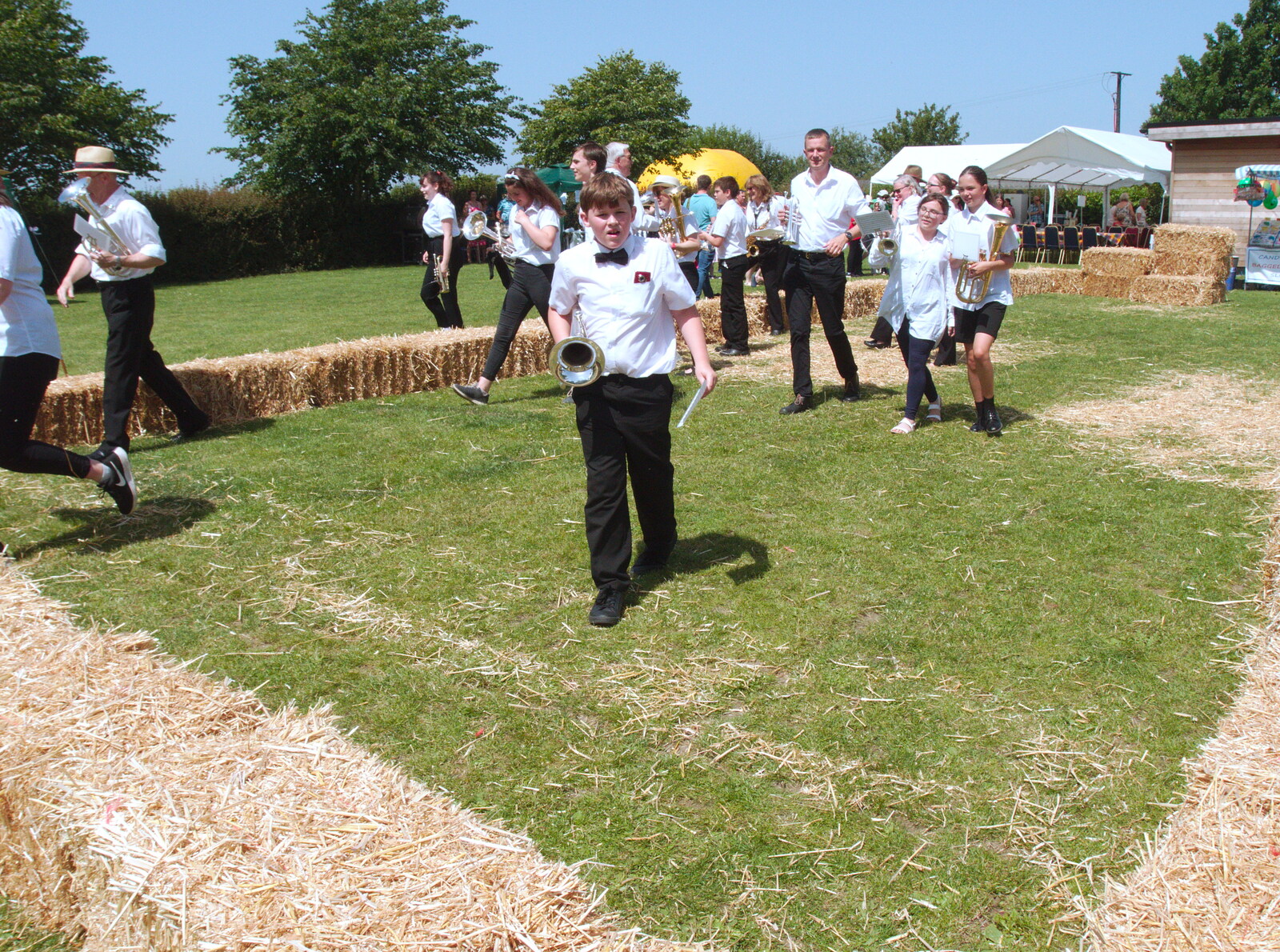 The band disperses on reaching the playing field from GSB and the Gislingham Fete, Suffolk - 29th June 2019