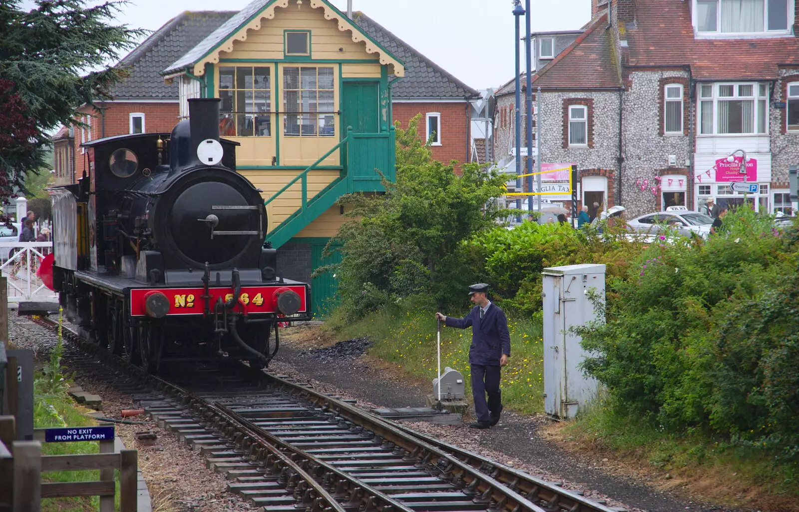 564 changes tracks, from Kelling Camping and the Potty Morris Festival, Sheringham, North Norfolk - 6th July 2019