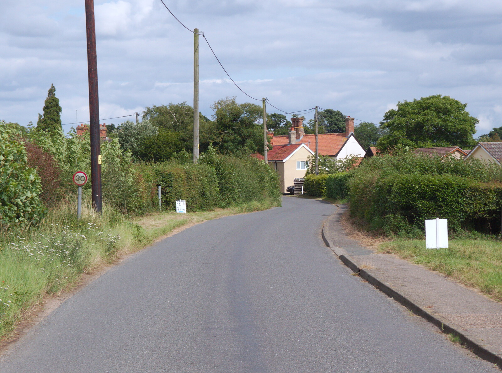 A lane out of Wickham Market from GSB at the Summer Fete, Market Weston, Suffolk - 20th July 2019