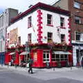 Brightly-coloured bar, Busking in Temple Bar, Dublin, Ireland - 12th August 2019