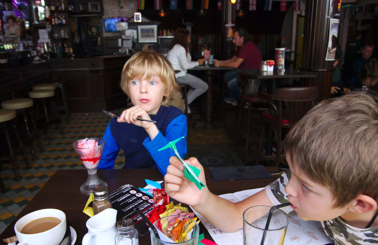 Harry's got ice cream, whilst Fred does origami, from Busking in Temple Bar, Dublin, Ireland - 12th August 2019