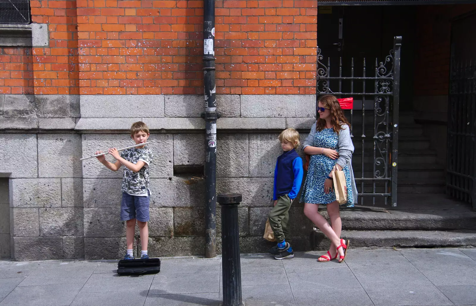 Hanging around outside Huey Morgan's old pizza place, from Busking in Temple Bar, Dublin, Ireland - 12th August 2019