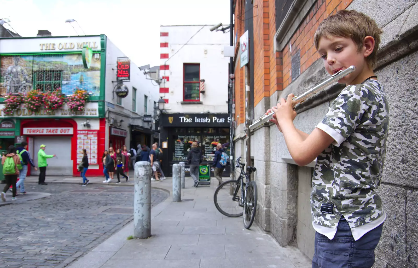 Fred busks flute in Temple Bar, from Busking in Temple Bar, Dublin, Ireland - 12th August 2019