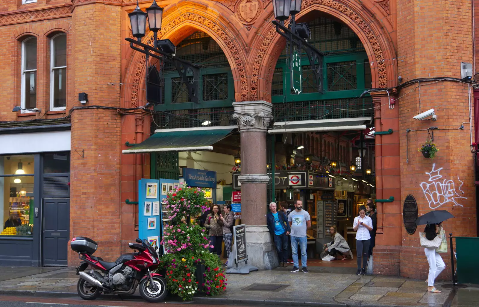 The market near where Walton's used to be, from Busking in Temple Bar, Dublin, Ireland - 12th August 2019