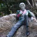 Oscar Wilde on a rock, Busking in Temple Bar, Dublin, Ireland - 12th August 2019