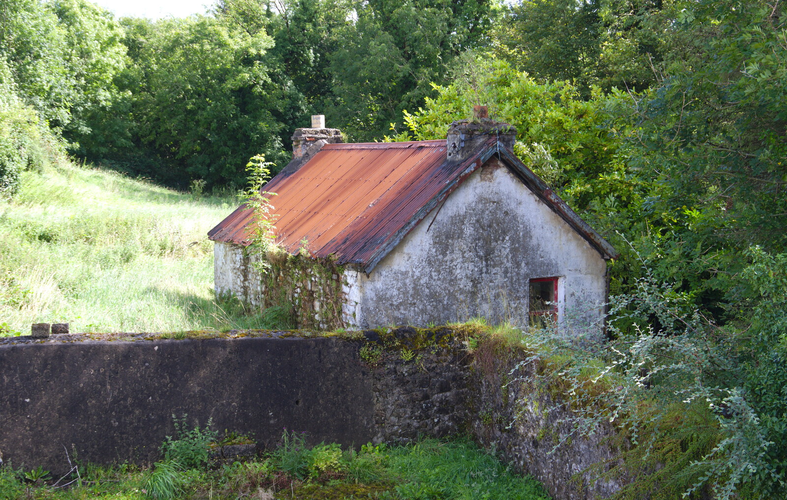 A derelict house on Owenbeg River, Castle Street from Open Mic Night, Bía Sláinte, Manorhamilton, Ireland - 17th August 2019