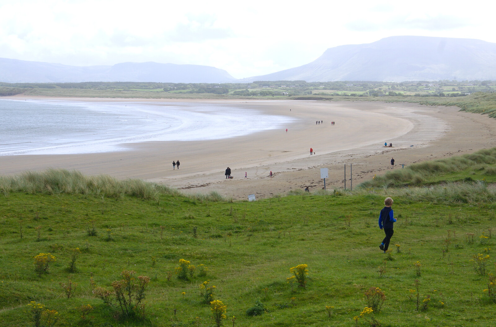 The wide expanse of beach at Mullaghmore from Mullaghmore Beach and Marble Arch Caves, Sligo and Fermanagh, Ireland - 19th August 2019