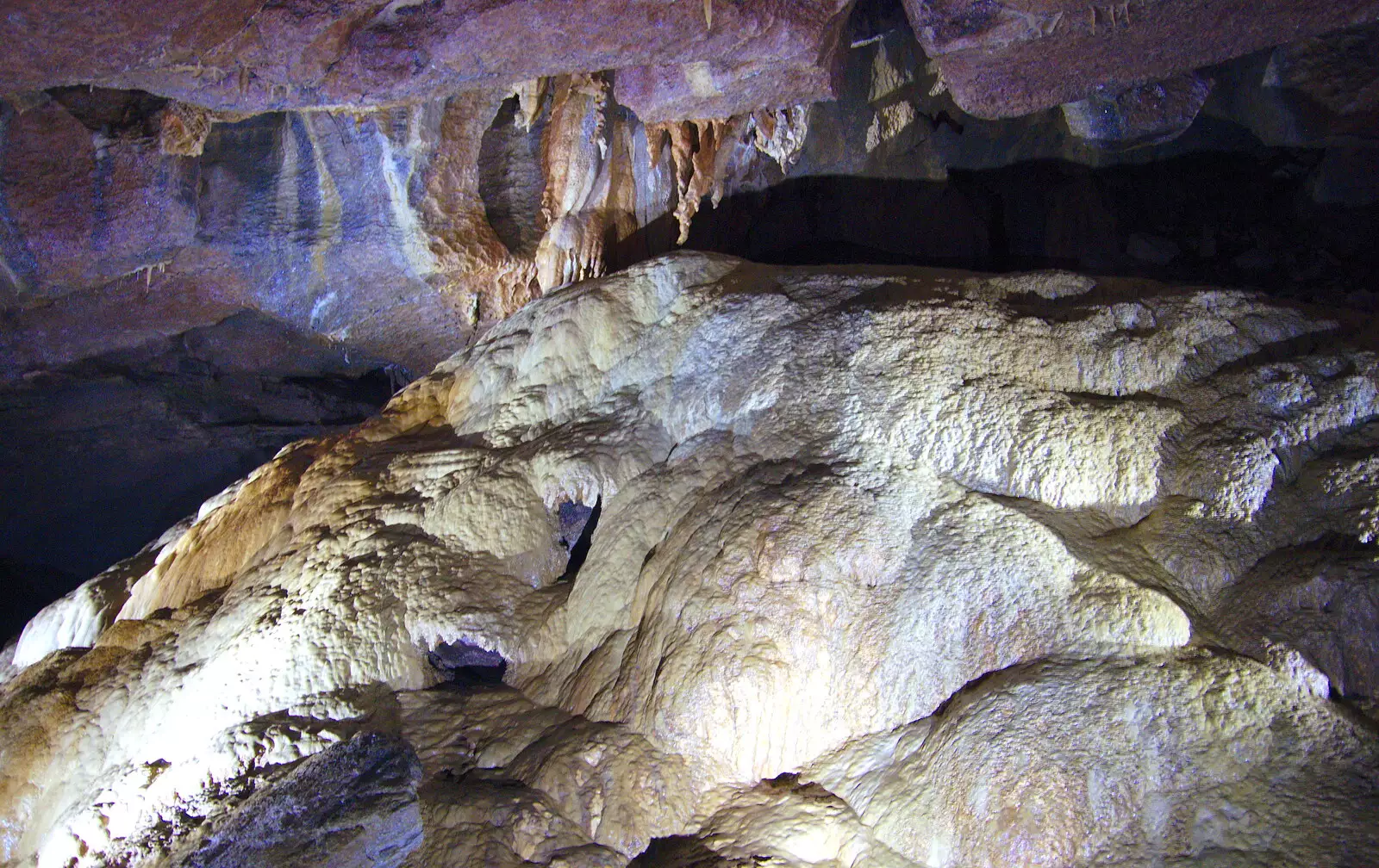 Pillow formations, from Mullaghmore Beach and Marble Arch Caves, Sligo and Fermanagh, Ireland - 19th August 2019