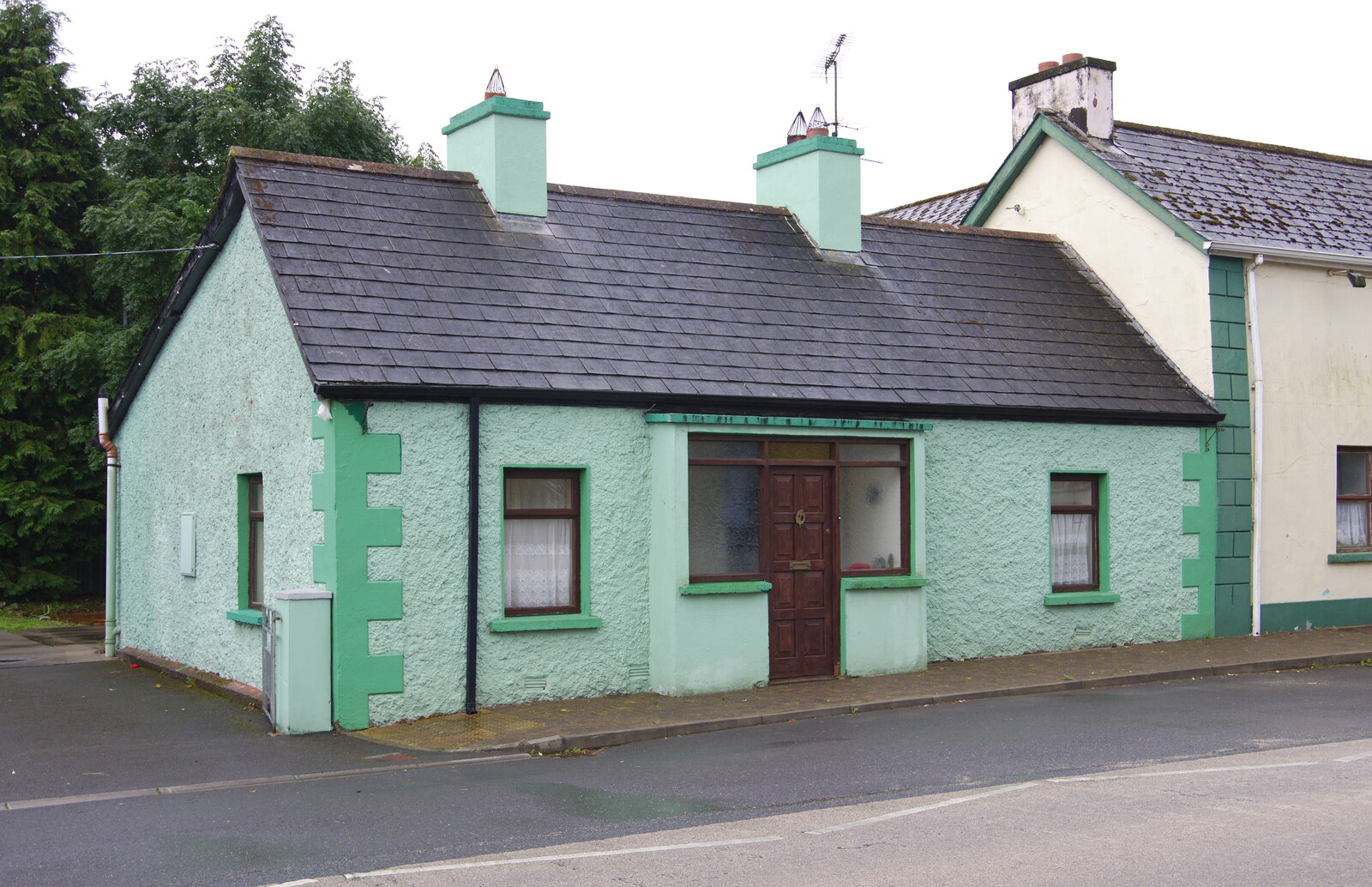 A peppermint-green house from Travels in the Borderlands: An Blaic/Blacklion to Belcoo and back, Cavan and Fermanagh, Ireland - 22nd August 2019