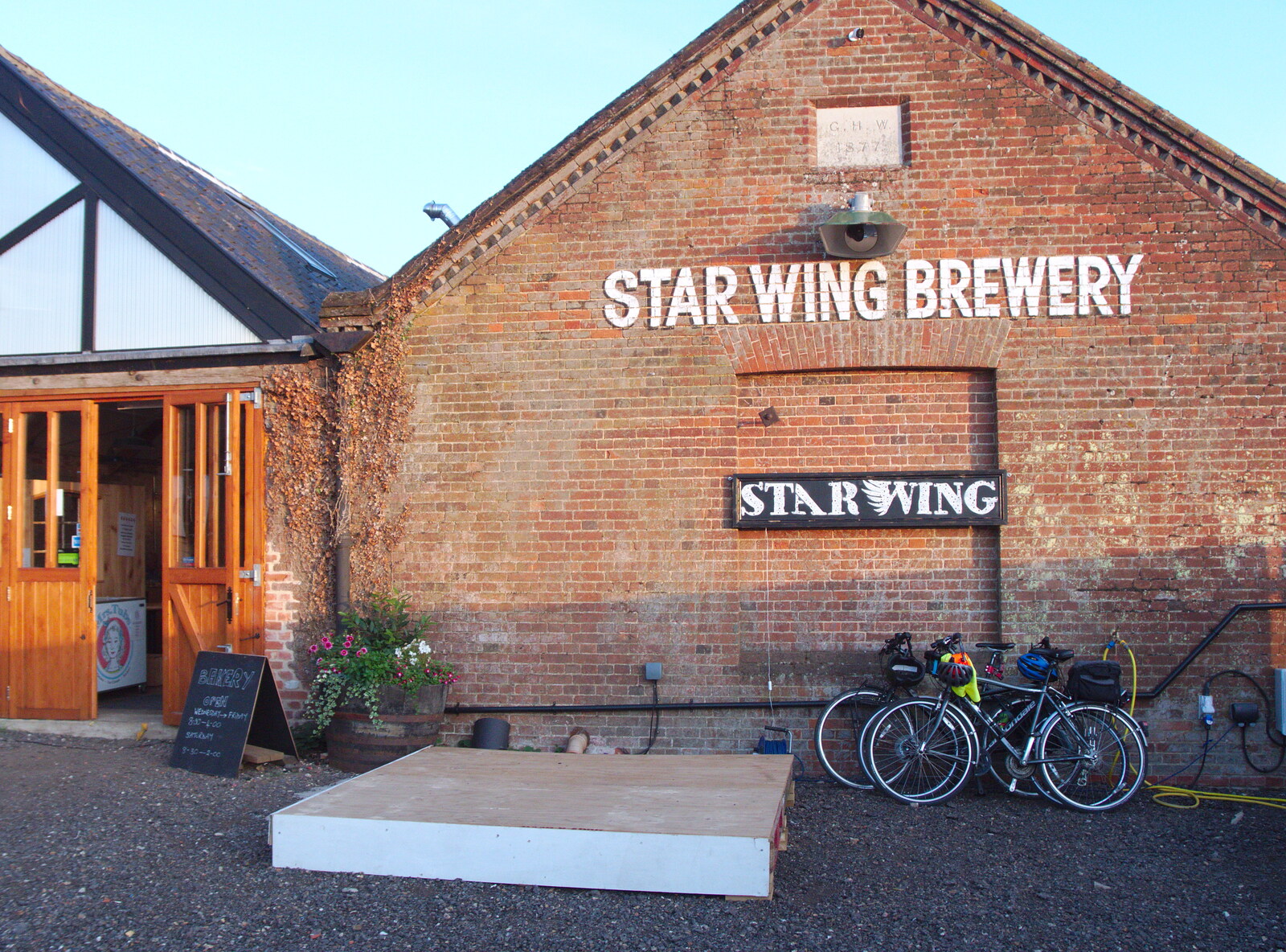 The Star Wing tap room, and our bikes from Up on the Roof: a Hydroponic City Farm, Kingdom Street, Paddington - 3rd September 2019
