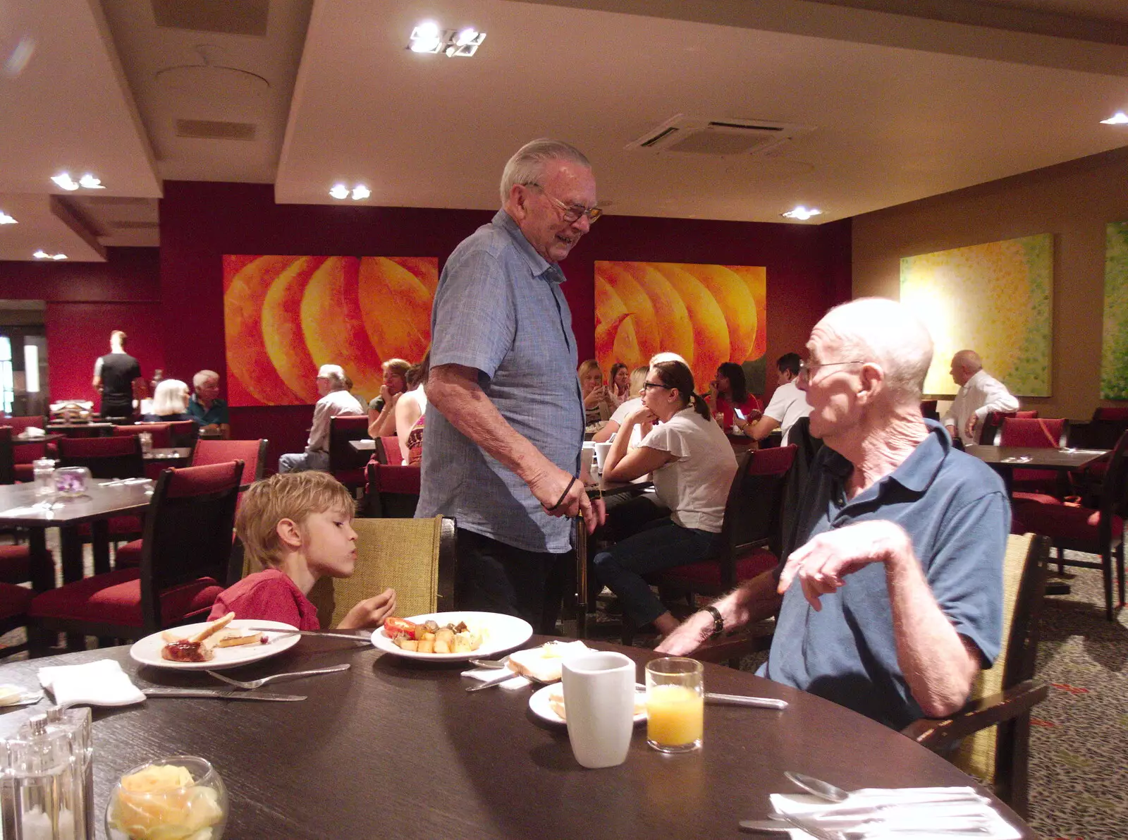 One of Grandad's mates comes over for a chat, from Kenilworth Castle and the 69th Entry Reunion Dinner, Stratford, Warwickshire - 14th September 2019