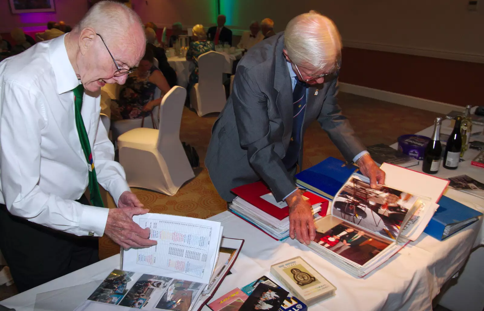 Grandad flicks through some history, from Kenilworth Castle and the 69th Entry Reunion Dinner, Stratford, Warwickshire - 14th September 2019