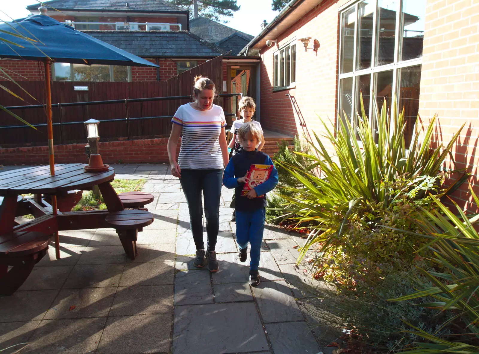 We walk back from breakfast in the Globe pub, from A Trip to the South Coast, Highcliffe, Dorset - 20th September 2019