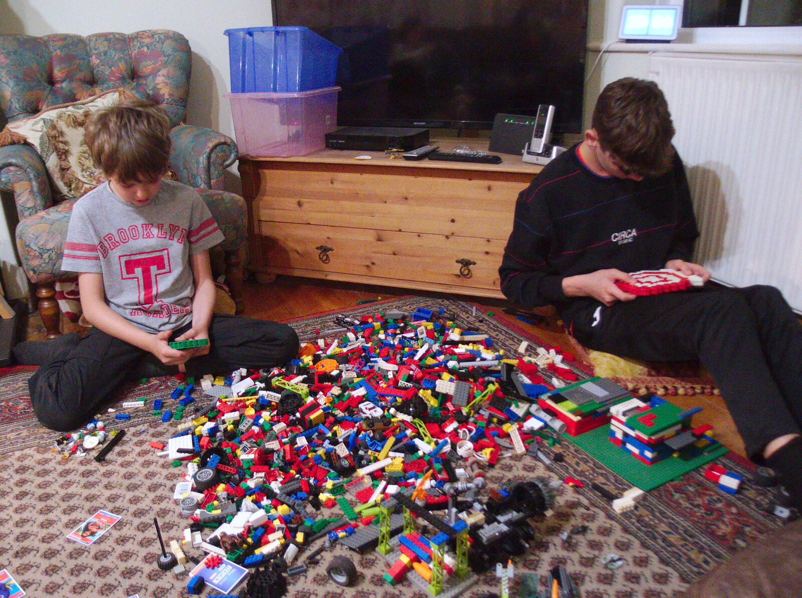 Fred and Rowan play Lego in the evening from A Day with Sean and Michelle, Walkford, Dorset - 21st September 2019