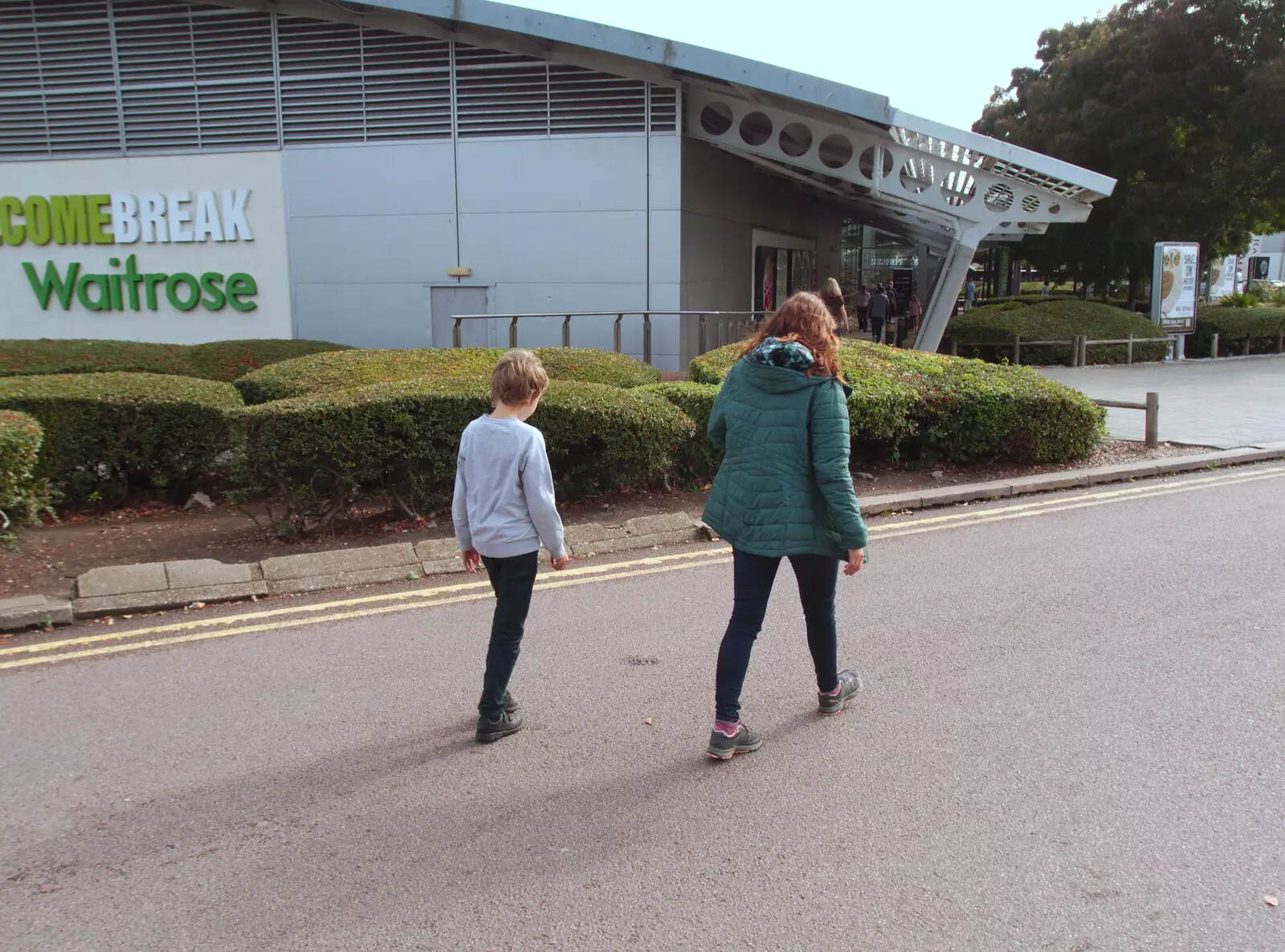 At South Mimms Services off the M25, from A Day with Sean and Michelle, Walkford, Dorset - 21st September 2019