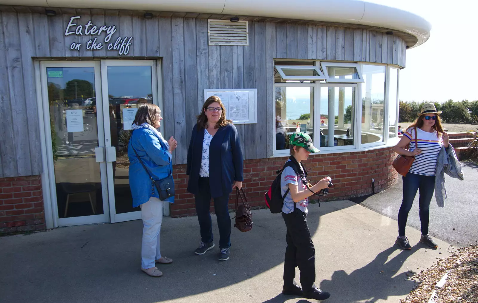 We say cheerio to Sis and Caroline, from A Day with Sean and Michelle, Walkford, Dorset - 21st September 2019