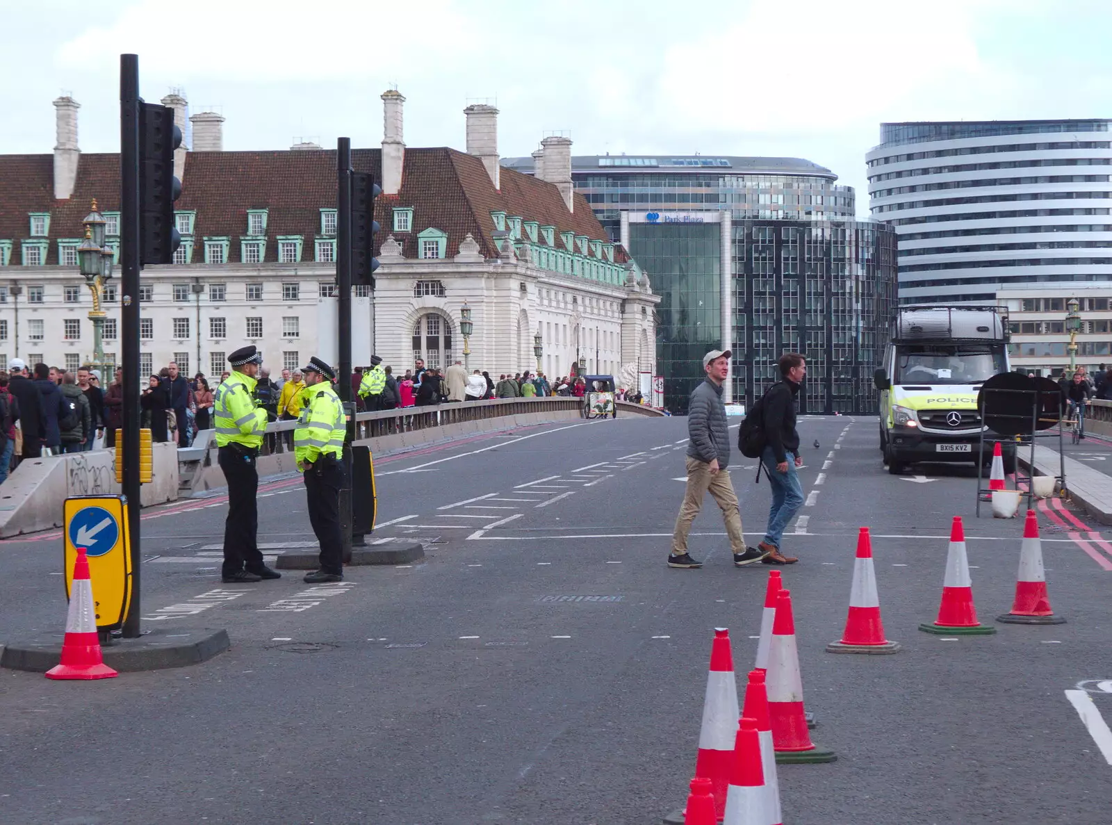 Westminster Bridge is certainly quieter than usual, from The Extinction Rebellion Protest, Westminster, London - 9th October 2019