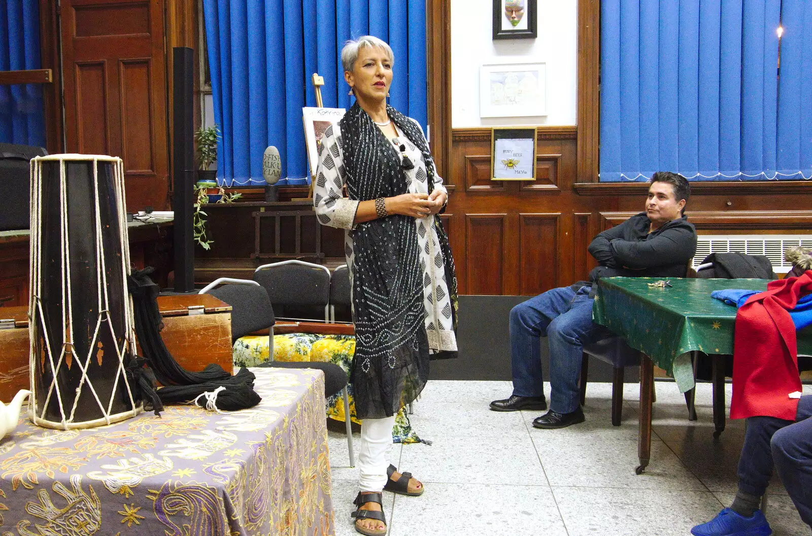 Samia Malik begins her workshop, from The GSB at Dickleburgh, and Samia Malik at the Bank, Eye, Suffolk - 11th November 2019