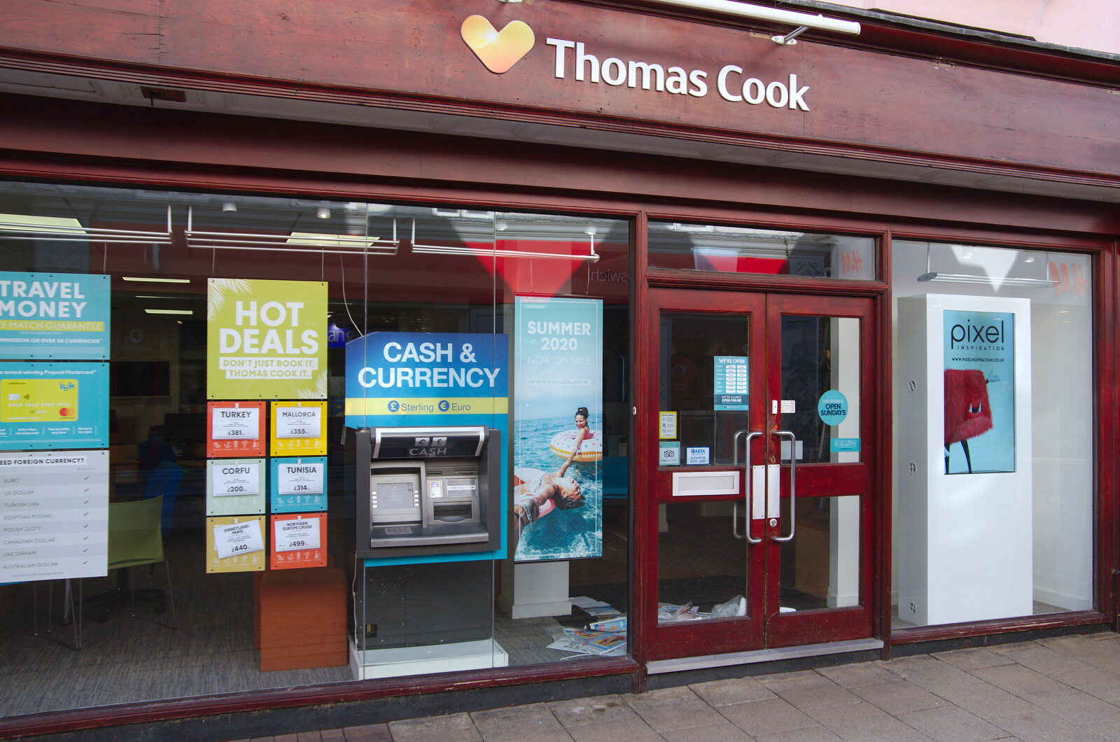 High Street legend Thomas Cook goes bust from Exam Day Dereliction, Ipswich, Suffolk - 13th November 2019