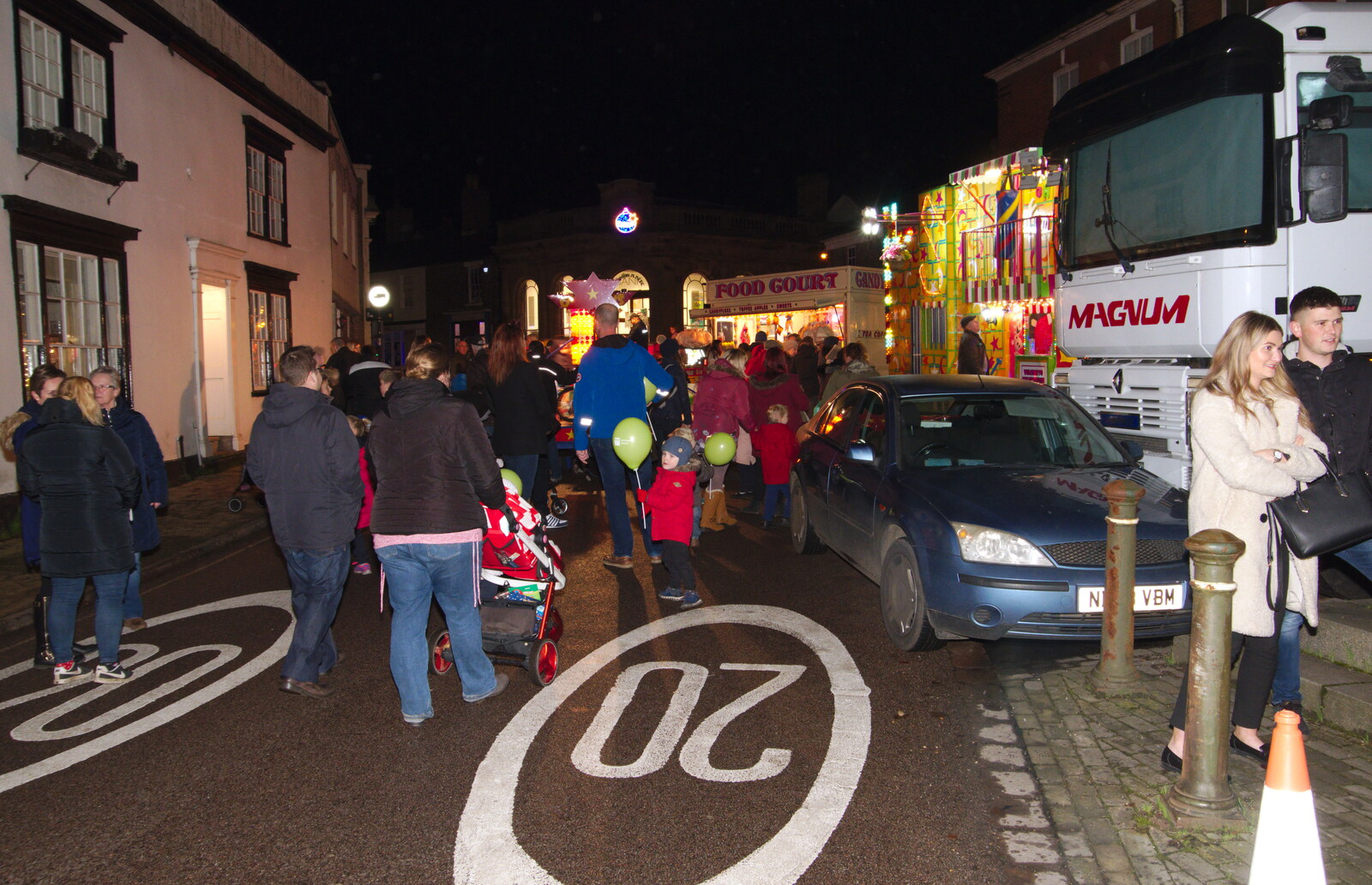 Crowds on Broad Street from Isobel Sings at the Eye Lights, Eye, Suffolk - 28th November 2019