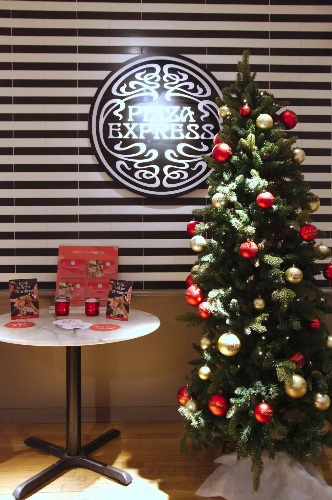 A fake Christmas tree in Pizza Express, from Pizza Express and a School Quiz, Bury St. Edmunds and Eye, Suffolk - 30th November 2019