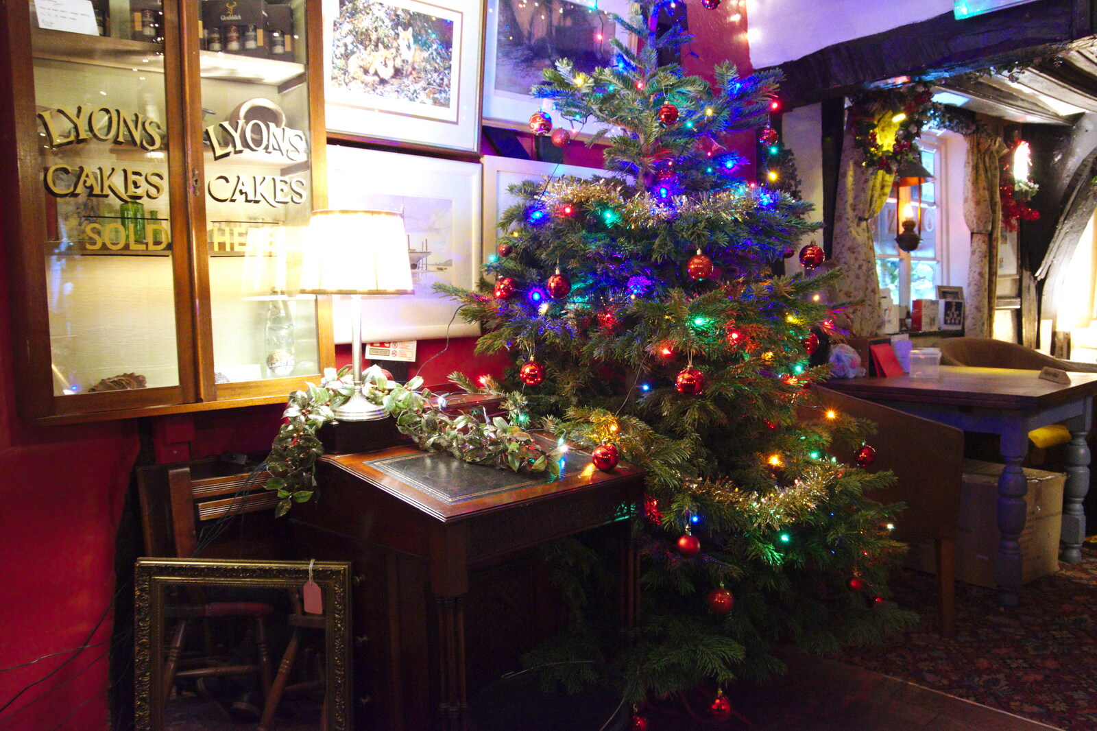 The Four Horseshoes' Christmas tree from GSB Concerts and the BSCC Christmas Dinner, Suffolk - 13th December 2019