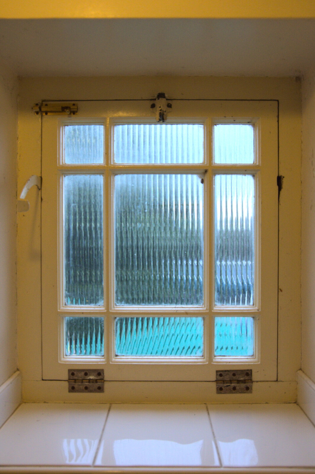 The gents' bog window in the Nelson Head from To See the Seals, Horsey Gap, Norfolk - 10th January 2020