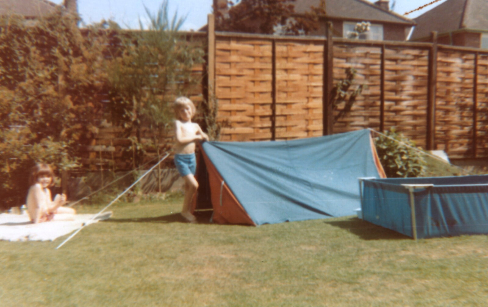 Family History: Birtle's Close, Sandbach, Cheshire - 24th January 2020: The tent in a garden (which looks like somewhere else)