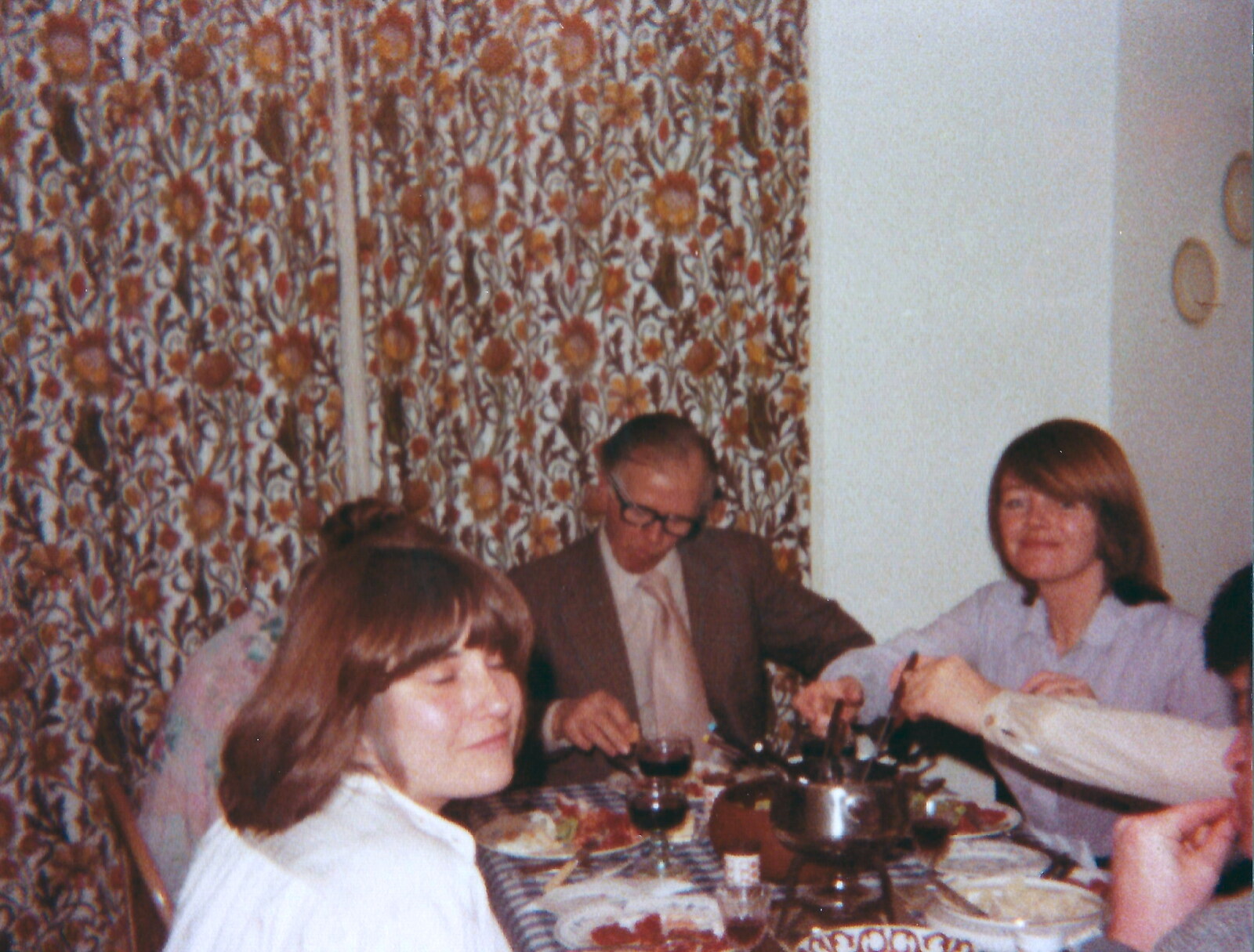 Family History: Danesbury Avenue, Tuckton, Christchurch, Dorset - 24th January 2020: It's 1970s fondue time