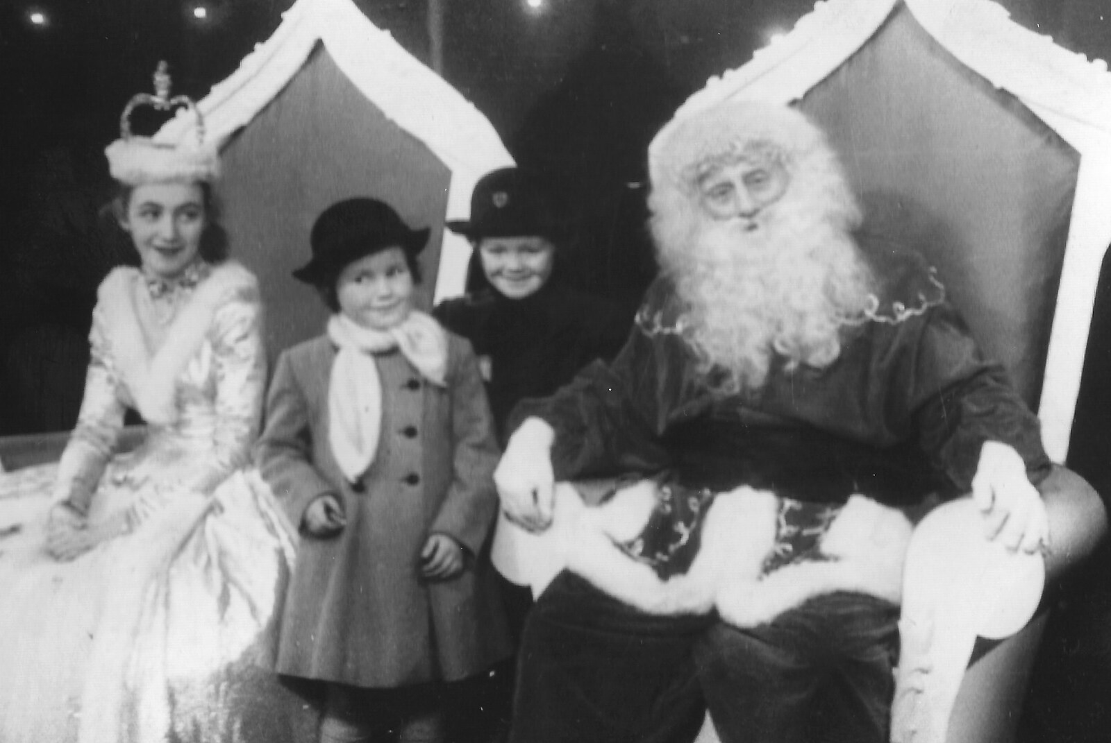 Family History: The 1940s and 1950s - 24th January 2020: Janet and Judith visit Santa