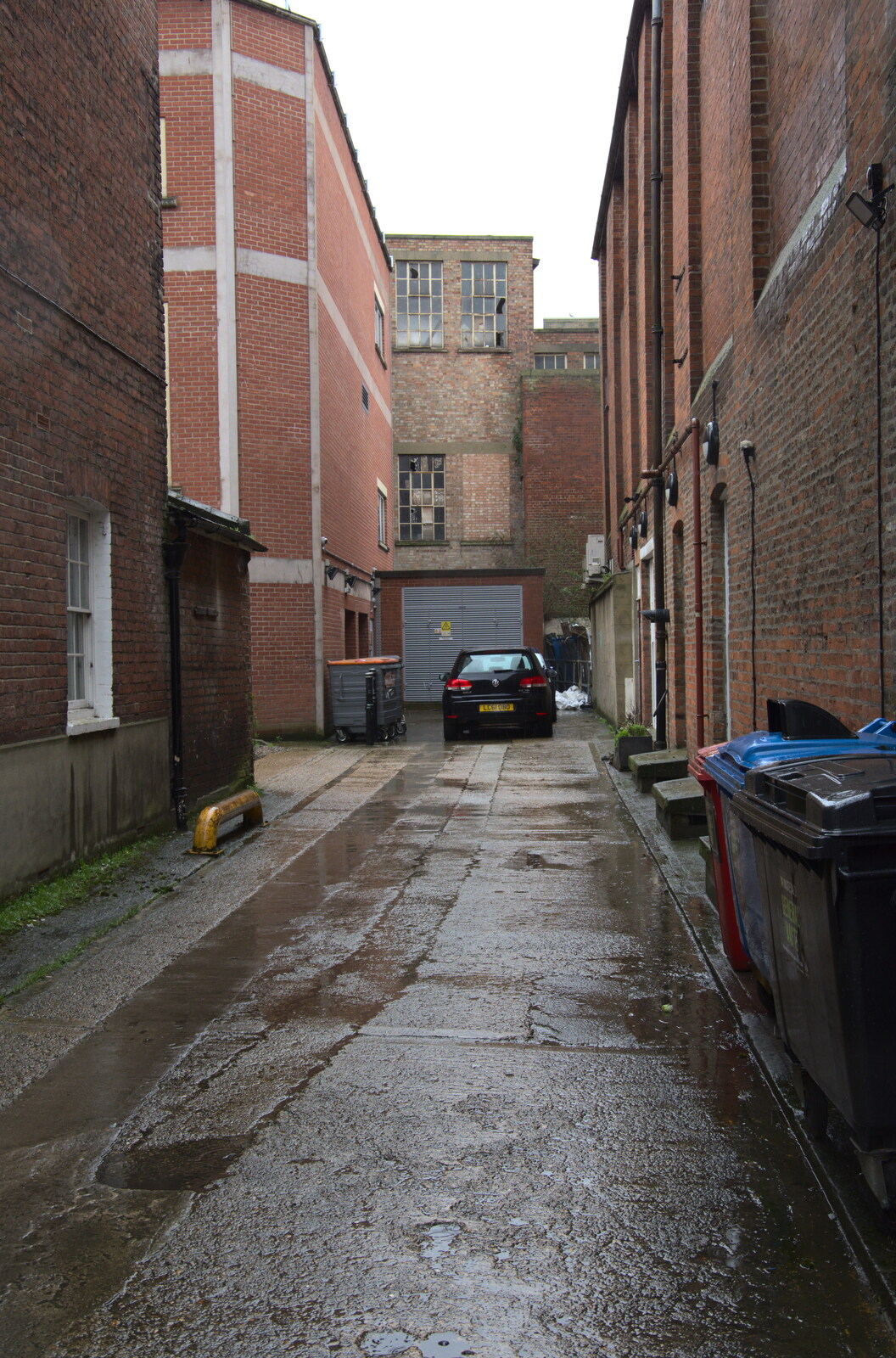 A gloomy alley off Museum Street from Fred's Flute Exam, Ipswich, Suffolk - 5th March 2020