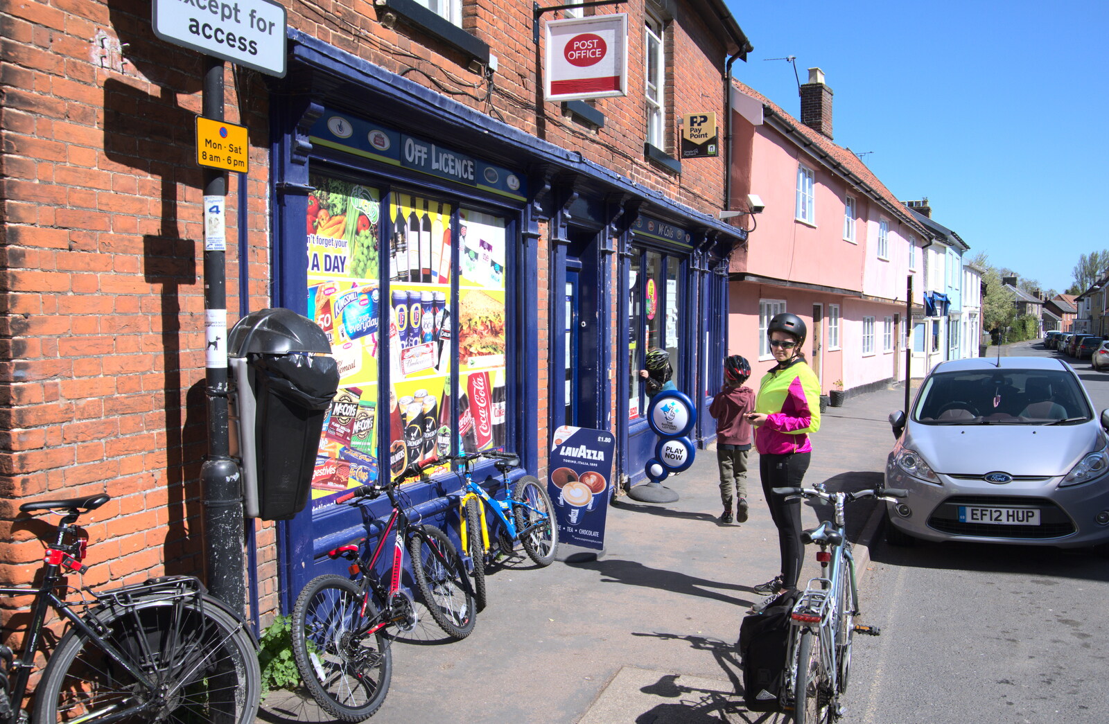 We stop off to pick up some ice creams from The Lockdown Desertion of Diss, and a Bike Ride up the Avenue, Brome - 19th April 2020