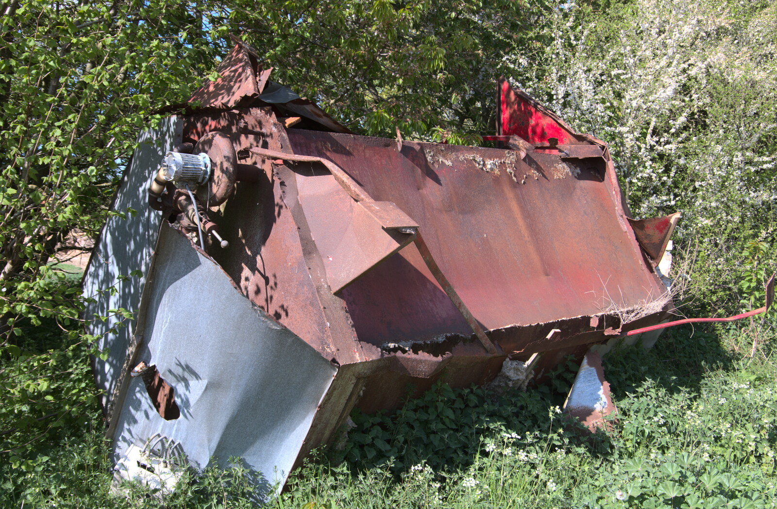 There's a pile of scrap metal in a hedge from Lost Cat and a Walk on Nick's Lane, Brome, Suffolk - 26th April 2020